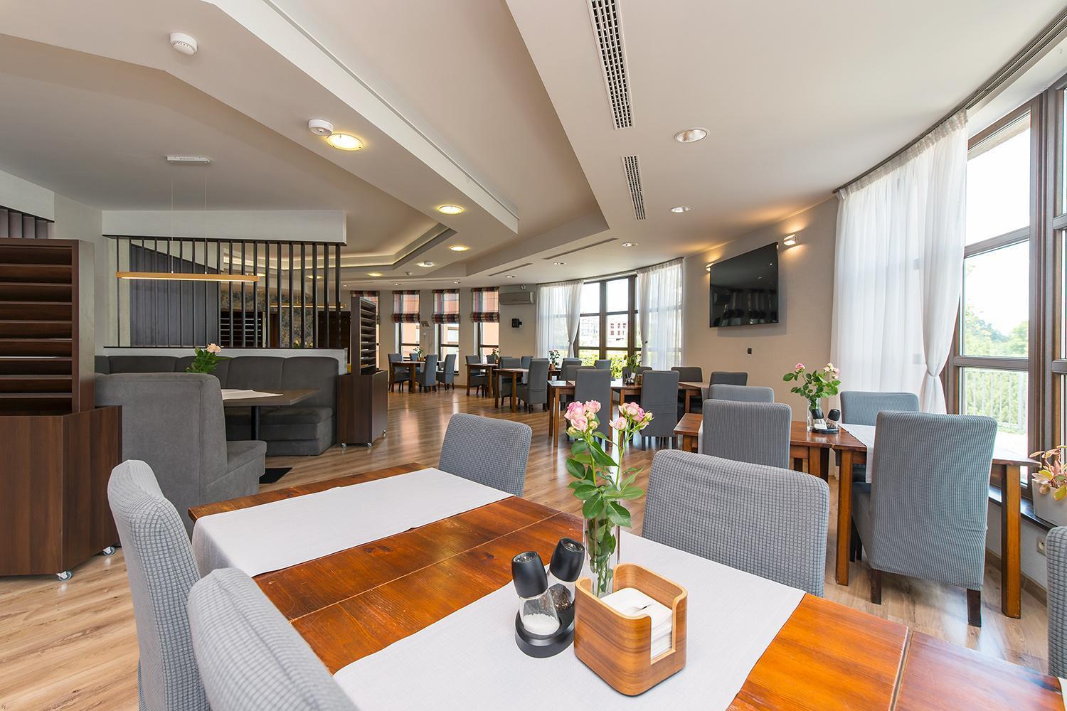 Hotel Esperanto Świdnica Buitenkant foto