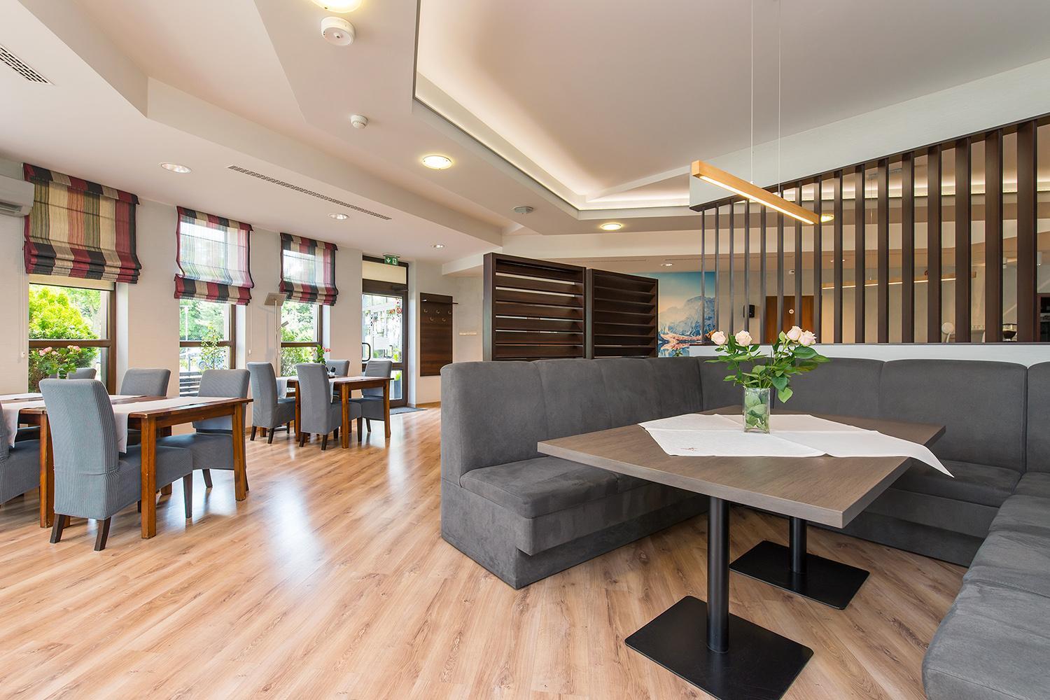 Hotel Esperanto Świdnica Buitenkant foto