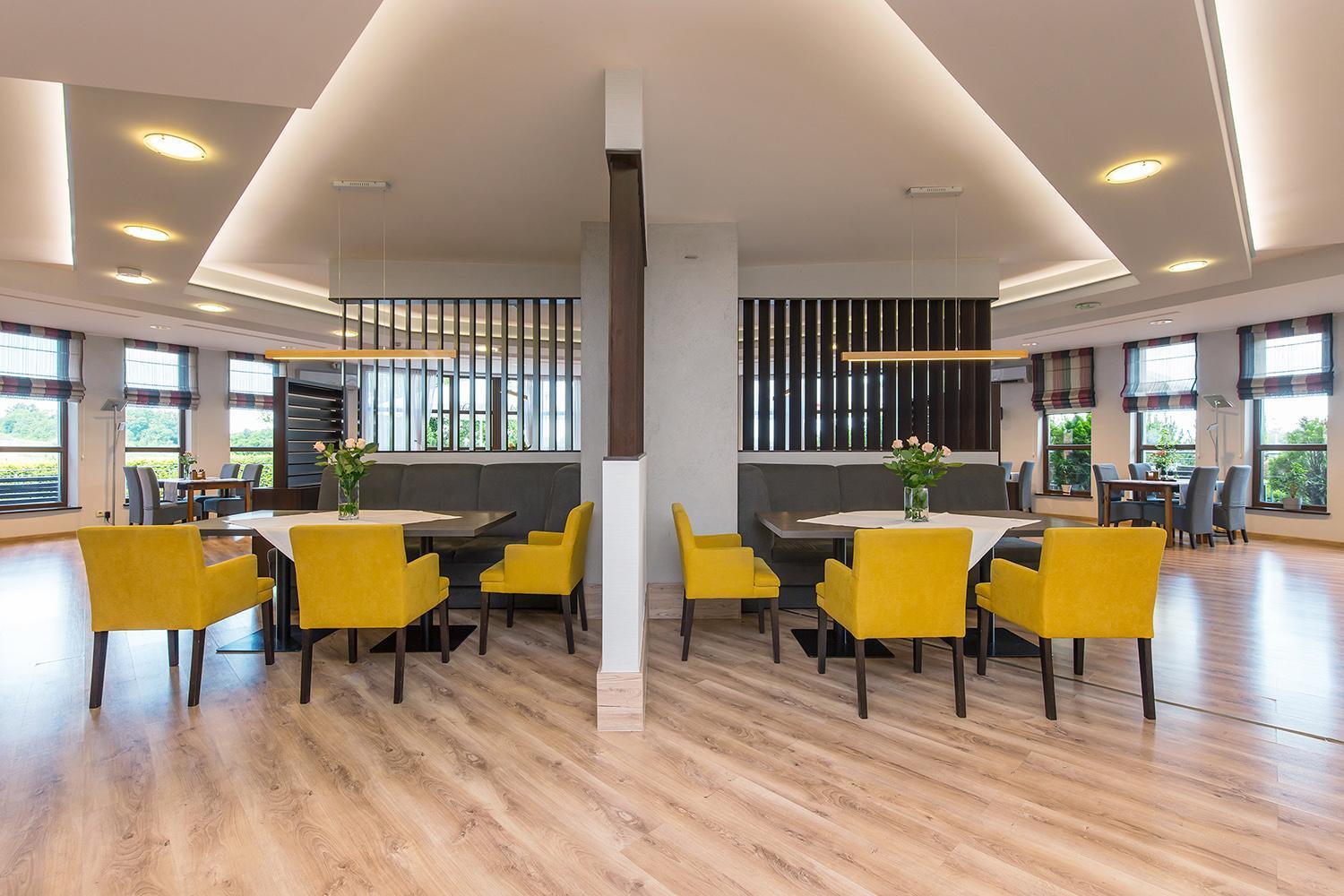 Hotel Esperanto Świdnica Buitenkant foto